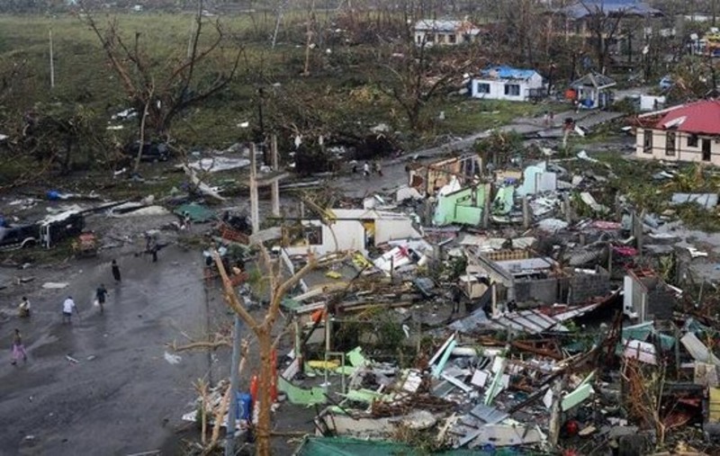 The Asia-Pacific in the Eye of Super-storms スーパーストームの目におかれたアジア太平洋地域