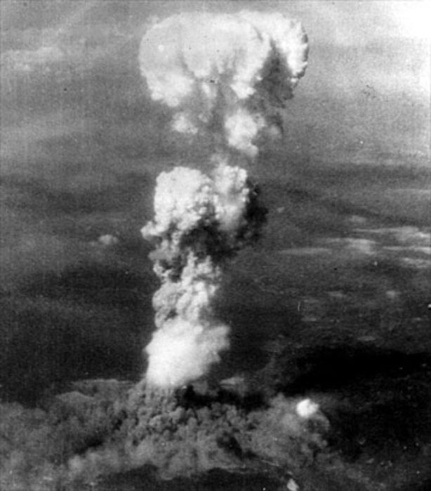 Building a Better Bomb: Reflections on the Atomic Bomb, the Hydrogen Bomb, and the Neutron Bomb よりよい爆弾の製造ーー原爆、水爆、中性子爆弾について